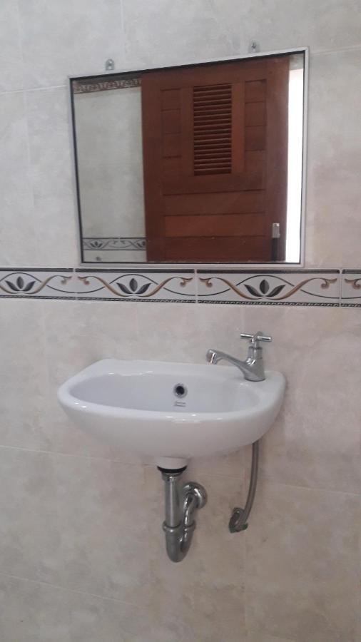 Sukawati Waterfall Guest House מראה חיצוני תמונה